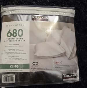 Kirkland Signature Indigo 680 Thread Count Sheet Set- King Open Package EUC